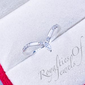 Silver Moissanite Chevron Ring/Diamond Shimmering Ring/V Shape Ring/Perfect Matching Band/Stackable Ring/Wedding Band/Curved/Band