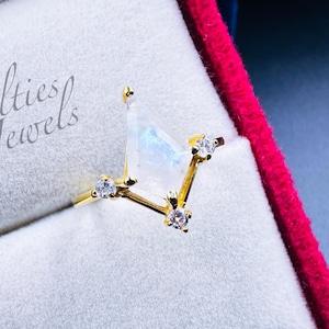 Unique Kite Cut Moonstone Engagement Ring Vintage Rainbow Moonstone Ring 10k 14k Gold Marquise Moissanite Ring Unique Ring Women Dainty Ring
