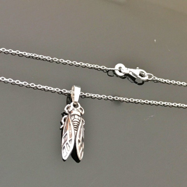 Collier cigale en argent 925/000 pendentif sur fine chaine