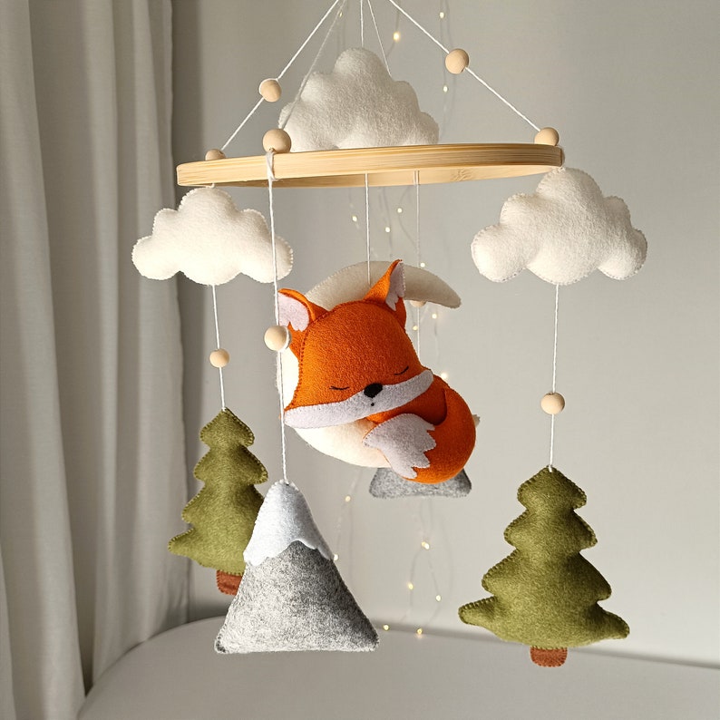 Mobile pour bébé renard, décoration de chambre d'enfant dans les bois, mobile pour berceau de forêt, cadeau pour maman, cadeau mobile pour bébé fille personnalisé, cadeau de baby shower image 4