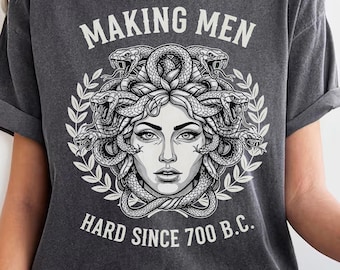 Camiseta divertida y feminista de Medusa, cómoda, con colores vibrantes, de mitología griega, para hombres y mujeres, con un humor atrevido de historia antigua.