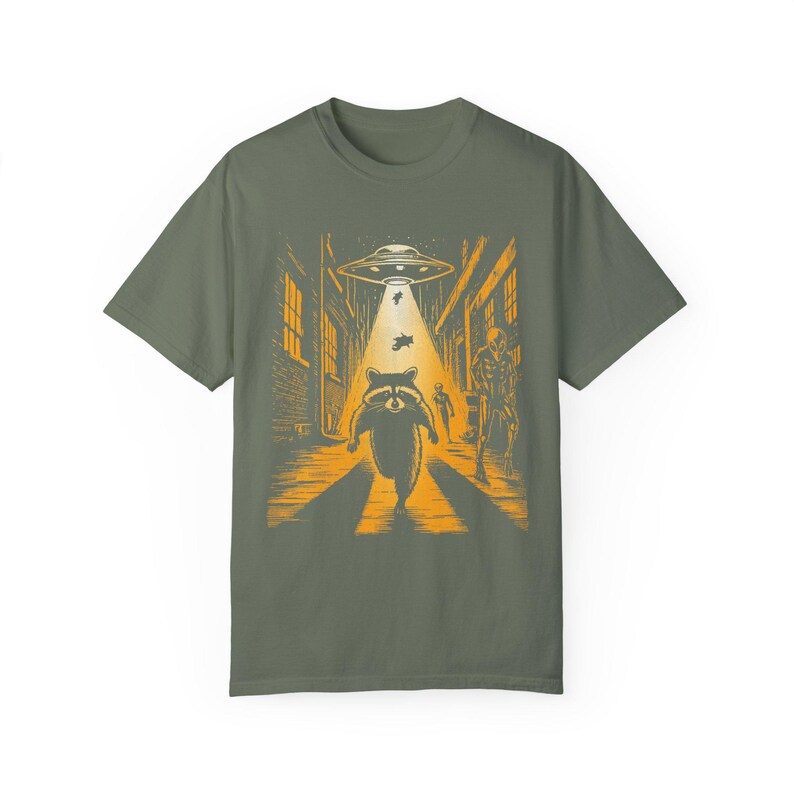 Funny Raccoon Running Alien and UFO Shirt,comfort Colors UFO Hilarious ...