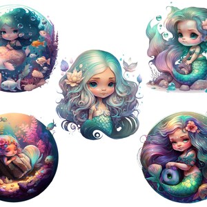 Pu&ograve; includere: Cinque illustrazioni di sirene con code e capelli colorati. Ogni sirena &egrave; circondata da bolle e piante sottomarine. Le sirene hanno occhi grandi e indossano conchiglie.