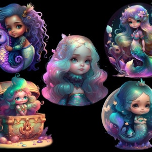 Pu&ograve; includere: Cinque illustrazioni di sirene con squame iridescenti e capelli colorati. Le sirene sono raffigurate in varie pose, tra cui nuotare, sedersi in un forziere del tesoro e tenere un cavalluccio marino.