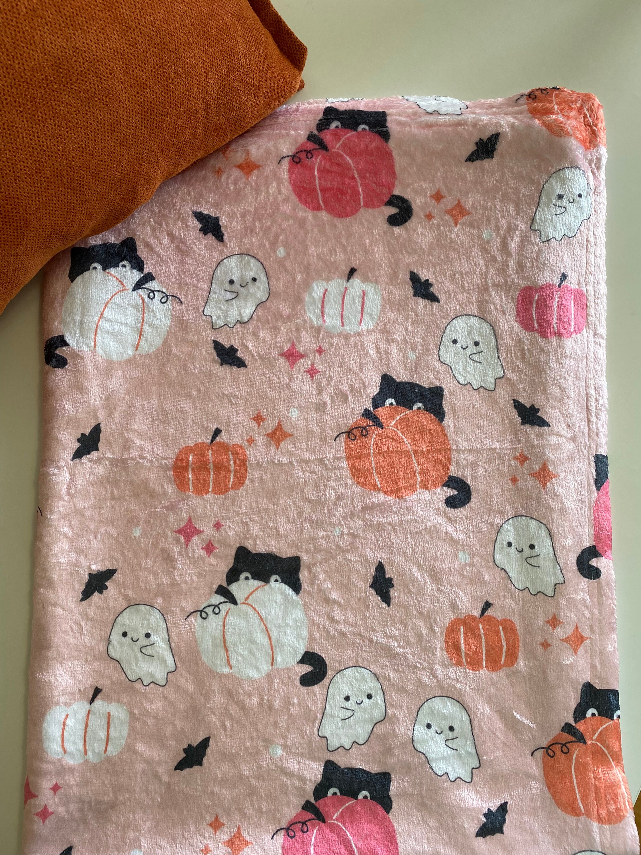 Halloween Feline Quilted Blanket NCU0PT536