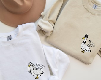 Embroidered Mr and Mrs Sweatshirt Goose Sweatshirt Bride Groom Sweatshirt Couple Matching Sweatshirt Wife Sweatshirt Groom Honeymoon Shirt