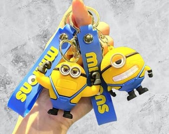 Llavero con colgante de dibujos animados de Disney, llavero de juguete de muñeca, llavero con dije de bolso kawaii para mochila escolar, bolsos, regalos para su niña y niño.