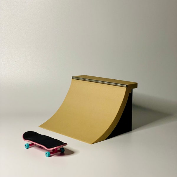 Fingerboard Quarter Pipe (Wood) | 3D Printed Quarter Pipe With Stainless Steel Coping | Fingerboard Obstacle