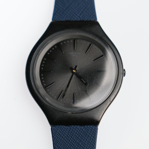 Swatch Skin - SVUB103 - Skinclass - Correa azul Overseas con textura - Usado Reacondicionado