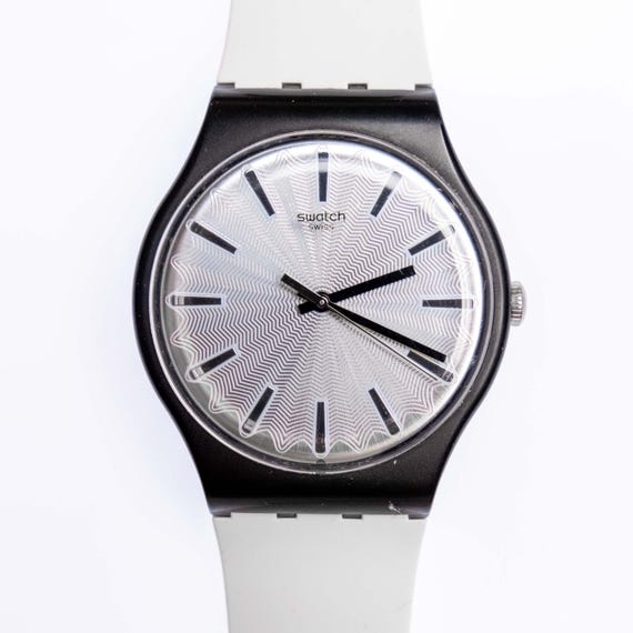 Swatch New Gent - SUOB172 - Silver Shield - White Strap - Used