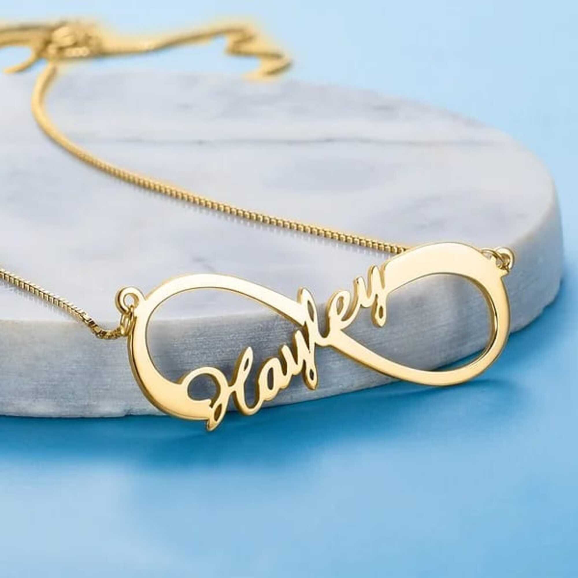 Husband wife 2024 name pendant