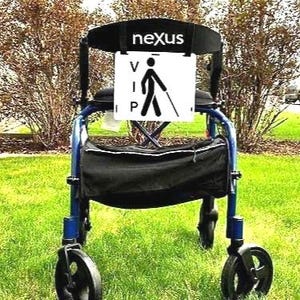 Señal para personas con discapacidad visual: Ayuda para personas mayores con baja visión, visibilidad en residencias de ancianos