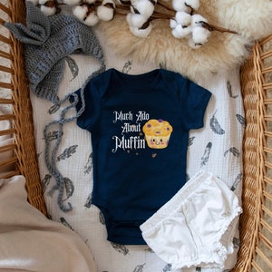 Viel Lärm um Muffin Baby Onesie, lustiges Shakespeare-Zitat für Baby, Shakespeare-Geschenk für Baby-Dusche, Geburtstag, neue Mutter, Englisch beleuchtet