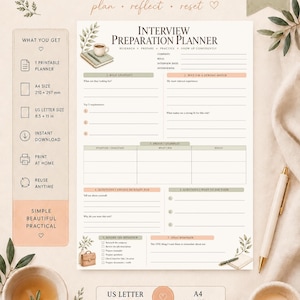 Pode incluir: Um documento de planejador de preparação para entrevistas imprimível com seções para perfis de cargos, experiência e perguntas. A página inclui cabeçalhos de texto, linhas para escrever e ilustrações de uma xícara e uma pasta.