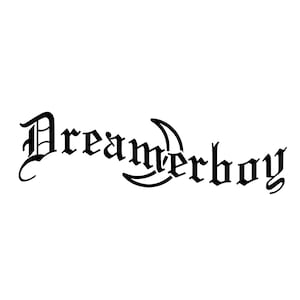 Puede incluir: Diseño gráfico en blanco y negro con el texto "Dreamerboy" en una fuente estilizada. Se incorpora una luna creciente al diseño.
