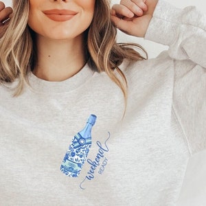 Weekend Ready petite Champagne Crewneck sweatshirt, elegant girls&#39; weekend shirt, gift for girlfriend, gift for bride