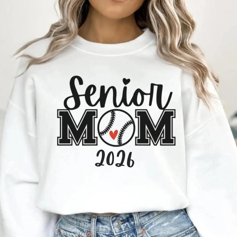 Sweatshirt senior moeder 2026, gepersonaliseerde honkbalmoeder ronde hals, aangepaste naam en rugnummer, cadeau moeder senior nachtsport afbeelding 2