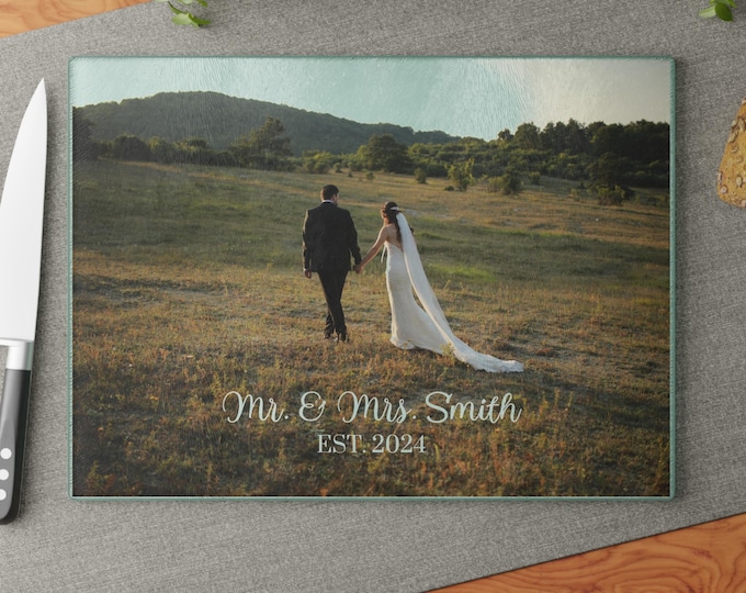 Personalized Glass Cutting Board, Elegant Wedding Gift, Customized Kitchen Décor, Unique Housewarming Present, Anniversary Keepsake