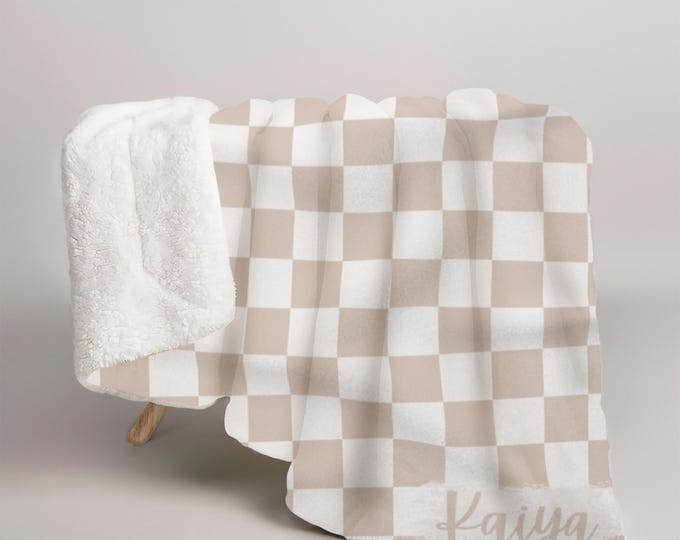 Checkered Blanket with Name Sherpa Fleece Blanket Soft Checkered Pattern Throw for Home Perfect Gift for Birthday Holidays Family Gatherings