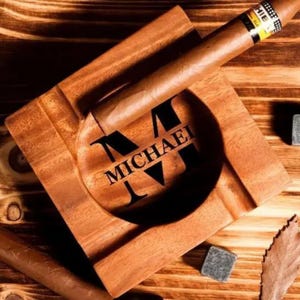 Cigar Ashtray, Personalized Wooden Cigar Holder, Unique Gift for Him, Groomsmen Gift, Whiskey Accessory