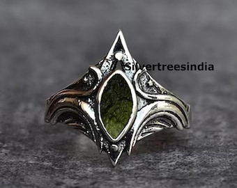 Anello in moldavite grezza Marquise: autentica pietra preziosa in argento sterling 925