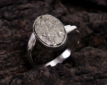 Anillo de pirita cruda, anillo de plata de ley 925, anillo de pirita áspera, anillo boho, anillo de cristal curativo, piedra preciosa de dinero, anillo de declaración, regalo para ella.