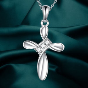 Cross Necklace Sterling Silver Religious Cross Pendant Christians Jewelry Gifts for Women Men