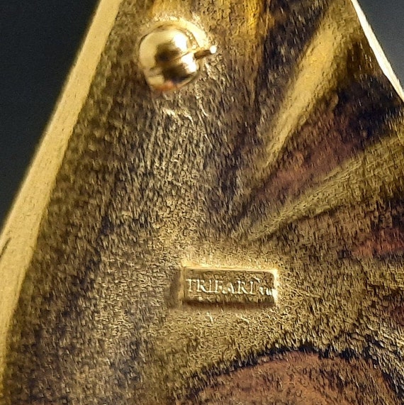 Vintage TRIFARI Gold Tone Pin Brooch - image 7