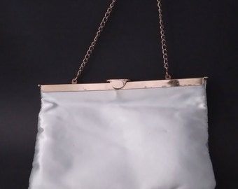 Vintage Clutch Axelremsväska i Satin, Ljusblå med Guldfärgad Kedja