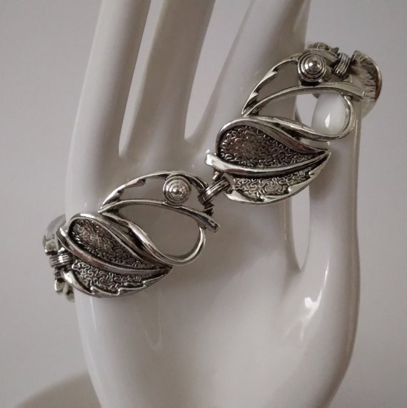 Vintage Sarah Coventry Silver Tone Bracelet