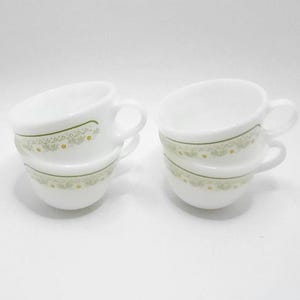Vintage Pyrex Coffee/Teacups Sunshine Floral Design
