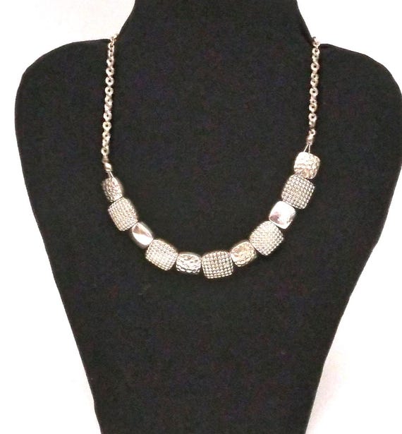 LIZ CLABORNE 1976 Silver Tone Choker