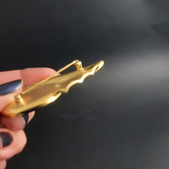 Vintage TRIFARI Gold Tone Pin Brooch - image 9