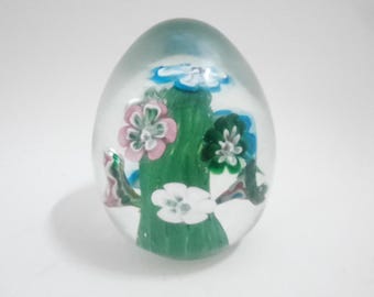 ヴィンテージの吹きガラス製アートペーパーウェイト：青と透明ガラスの