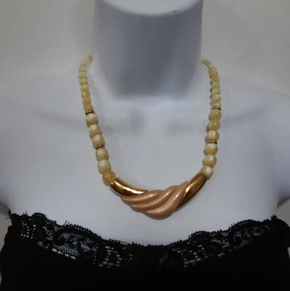 Vintage Napier Beige Yellow Beads Gold Tone Neckla