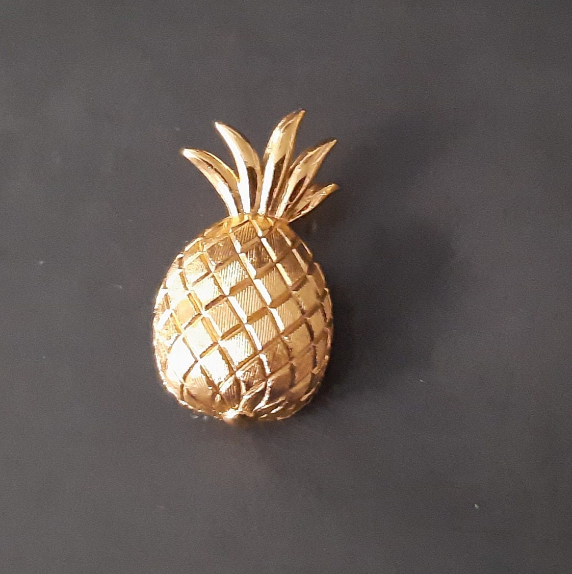 Vintage CROWN TRIFARI Pineapple Brooch Gold Tone