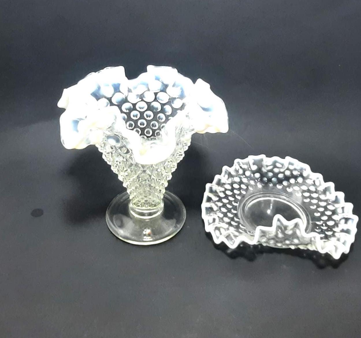 ヴィンテージ フェントン オパールセント ホブネイル フリル ガラス