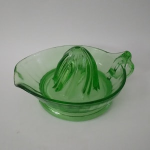 Green Depression Glass Uranium Manual Juicer