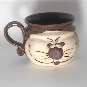 Hand Made Signed Teigland Braddford Pottery Ceramic Cat Face Coffee Mug