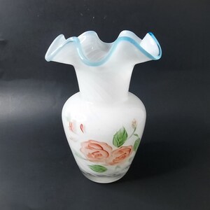 Art Glass gegolfde rand blauwe en roze rozenvaas
