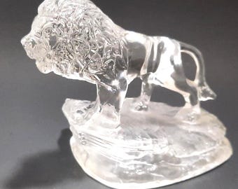 Vintage Crystal-Clear Lion Sculpture Figurine