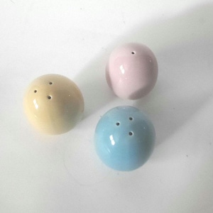 Vintage Easter Eggs Shakers