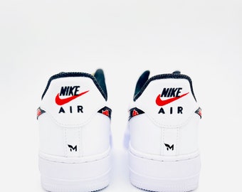 Benutzerdefinierte AF1 Nike Air Force 1 – „Aka-Tsuki“ – handbemalt