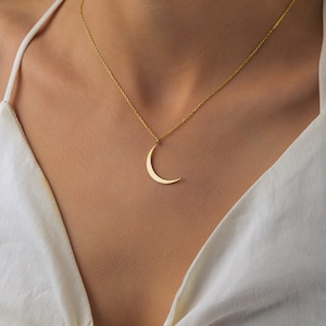 Gold Crescent Pendant Necklace - Shimmering Lunar Night Jewelry - Celestial Moon Design - Elegant Gift for Her