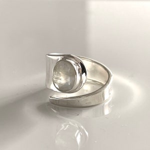 Mondstein Boho Ring 925 Silber Ring mit echtem Mondstein oval Form glänzender Silberring offen Natürlicher Stein Unikat Damenring
