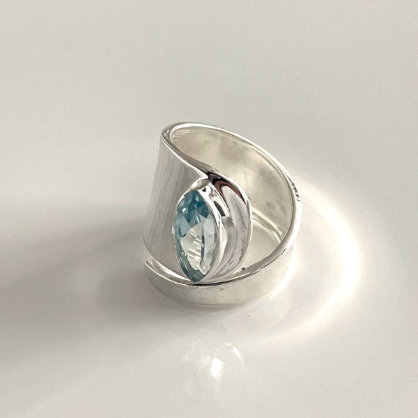 Offener Blauer Topas 925 SILBER RING Breiter Statement Silberring Facettierter Stein Ring Edelstein Spitzen Steinring Echtsilber für Damen