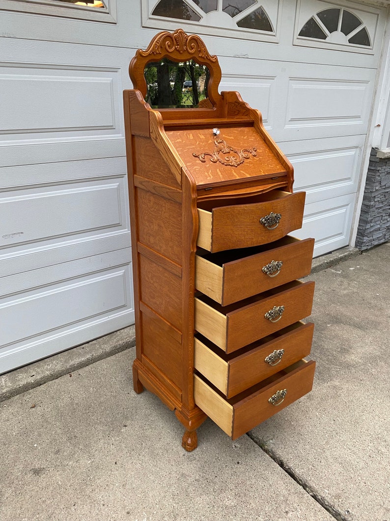 Lexington Furniture Victorian Sampler Collection Vanity Lingerie Chest