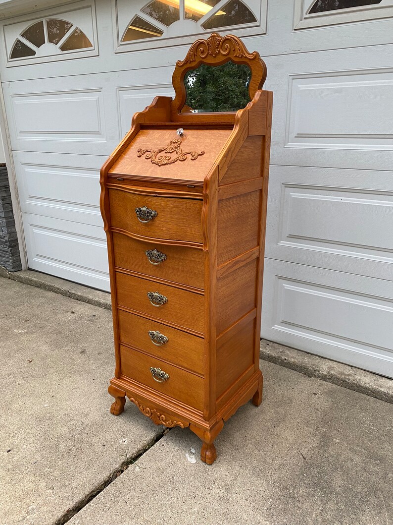 Lexington Furniture Victorian Sampler Collection Vanity Lingerie Chest