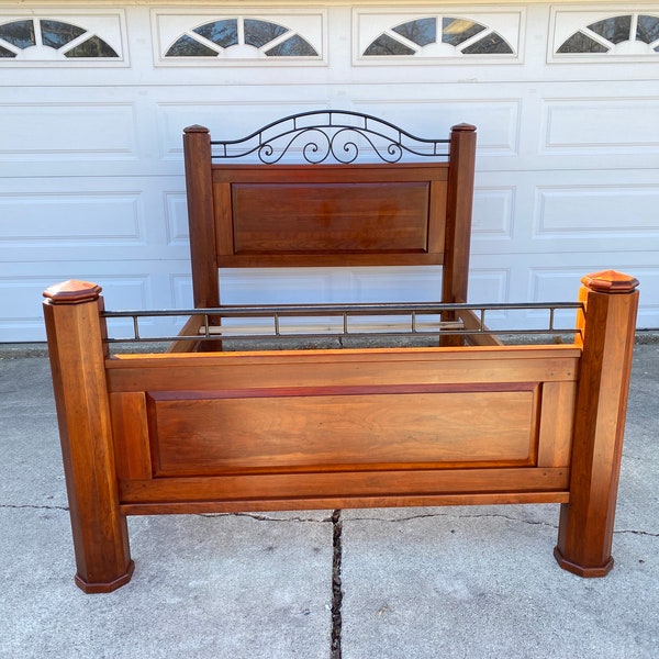 Lexington Bob Timberlake Queen Panel Bed