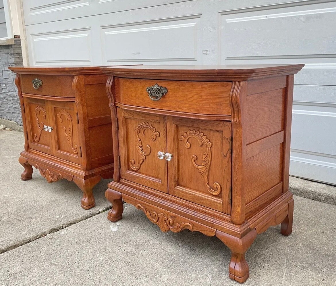 Pair of Lexington Victorian Sampler Collection Nightstands Etsy